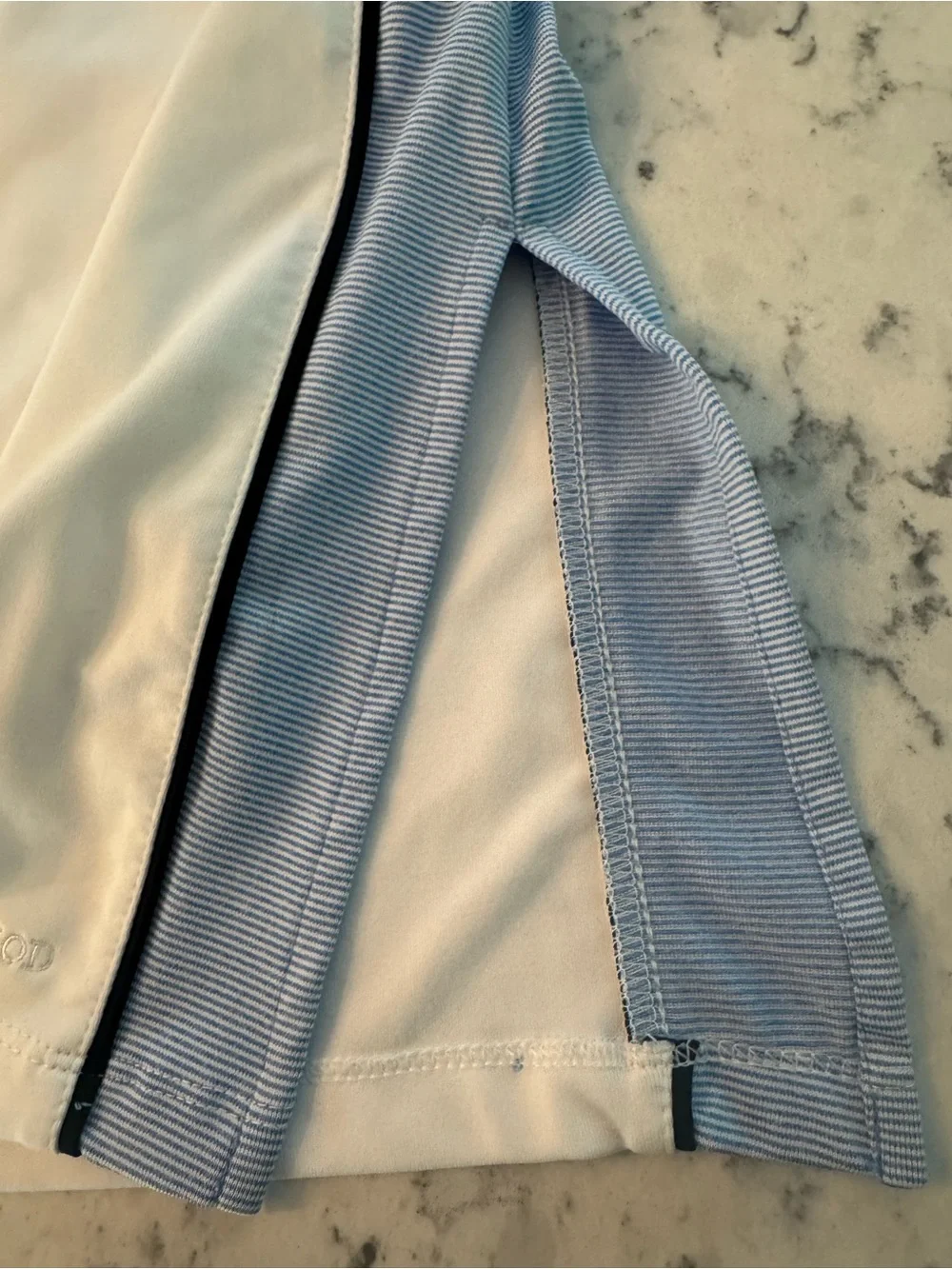 Izod‎ White Athletic Skort with Light Blue Stripe Side Panels Size Women’s Small